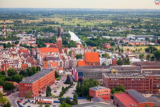 Elblag, panorama na Stare Miasto przez zabudowe portowa. EU, Pl, Warm-Maz.